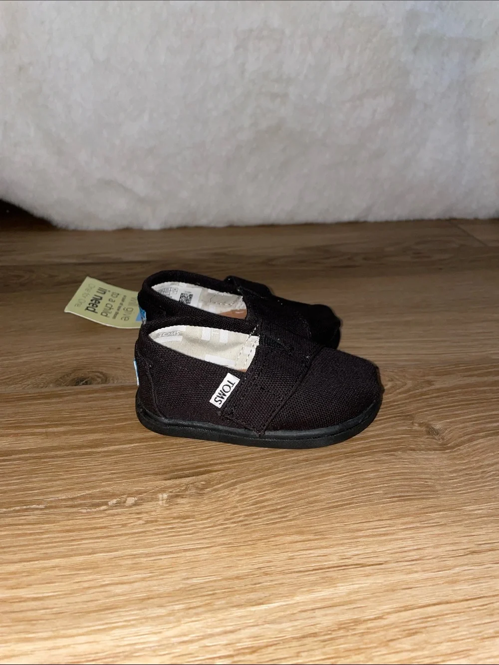 TOMS Tiny Classic Black Canvas T4